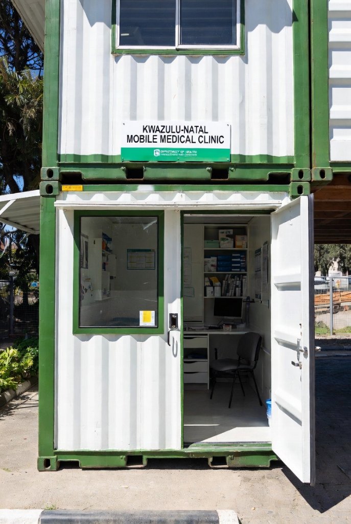 Pharmaceutical cold storage container